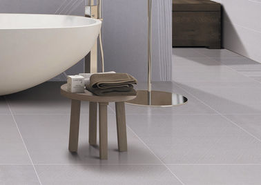 Inkjet Dry Glaze Carpet Ceramic Tile, Ubin Lantai Kamar Tidur Ukuran 600 * 600mm Warna Abu-abu Muda