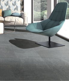 Ubin Keramik Kamar Mandi Anti Slip Hitam Matte 600 * 600mm Tahan Asam