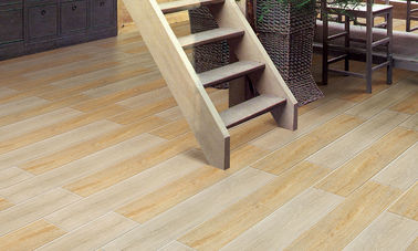 Lantai Dapur Kayu Ubin Porselen Permukaan Matte Non Slip Keramik Kayu Terlihat Ubin Lantai Ubin Dinding Dalam Ruangan Desain